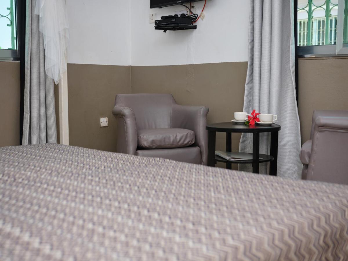 Pelican Residence Fajara Extérieur photo