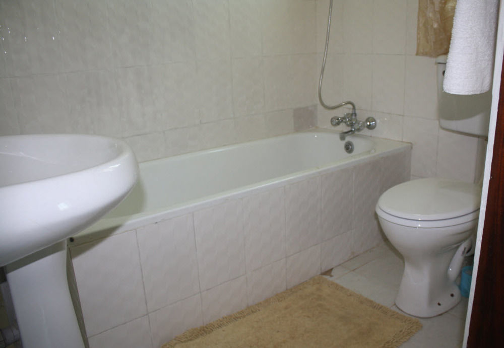 Pelican Residence Fajara Extérieur photo