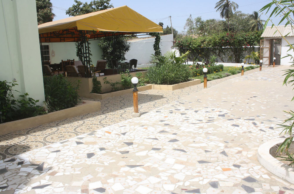Pelican Residence Fajara Extérieur photo