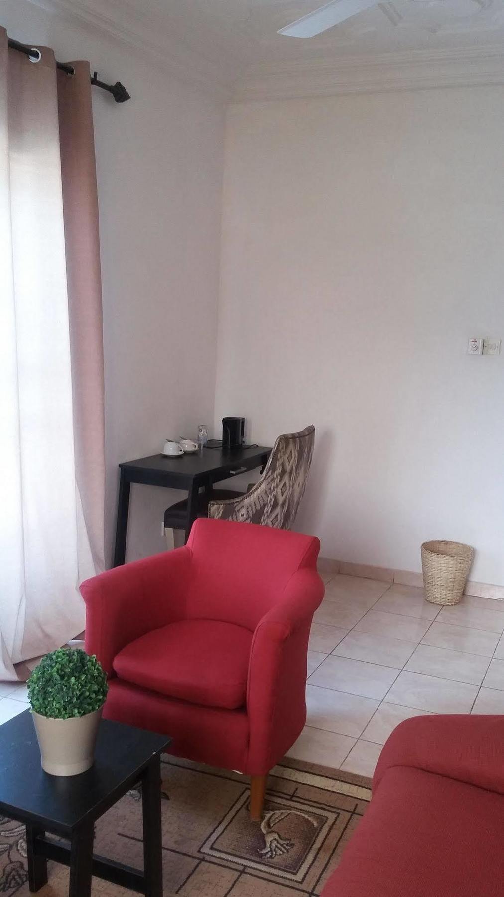 Pelican Residence Fajara Extérieur photo